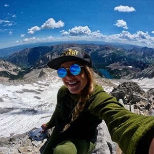 Meet your Posher, Danae